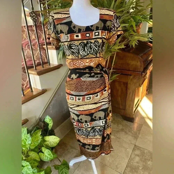 Jessica Howard wrap dress 6 Petite. Good condition. Safari themed. Maxi wrap - Picture 7 of 10